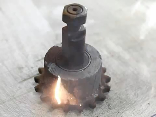 激光清洗相比传统方式,究竟好在哪里?