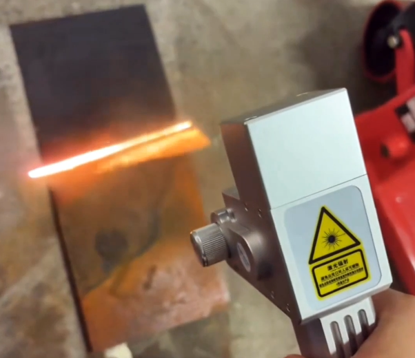 告别低效除锈!激光清洗机碳钢板实测,引领工业高效除锈新潮流